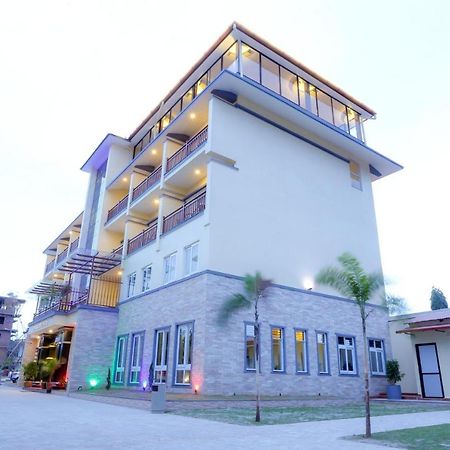 Om Gaura Hotel Pokhara Kültér fotó