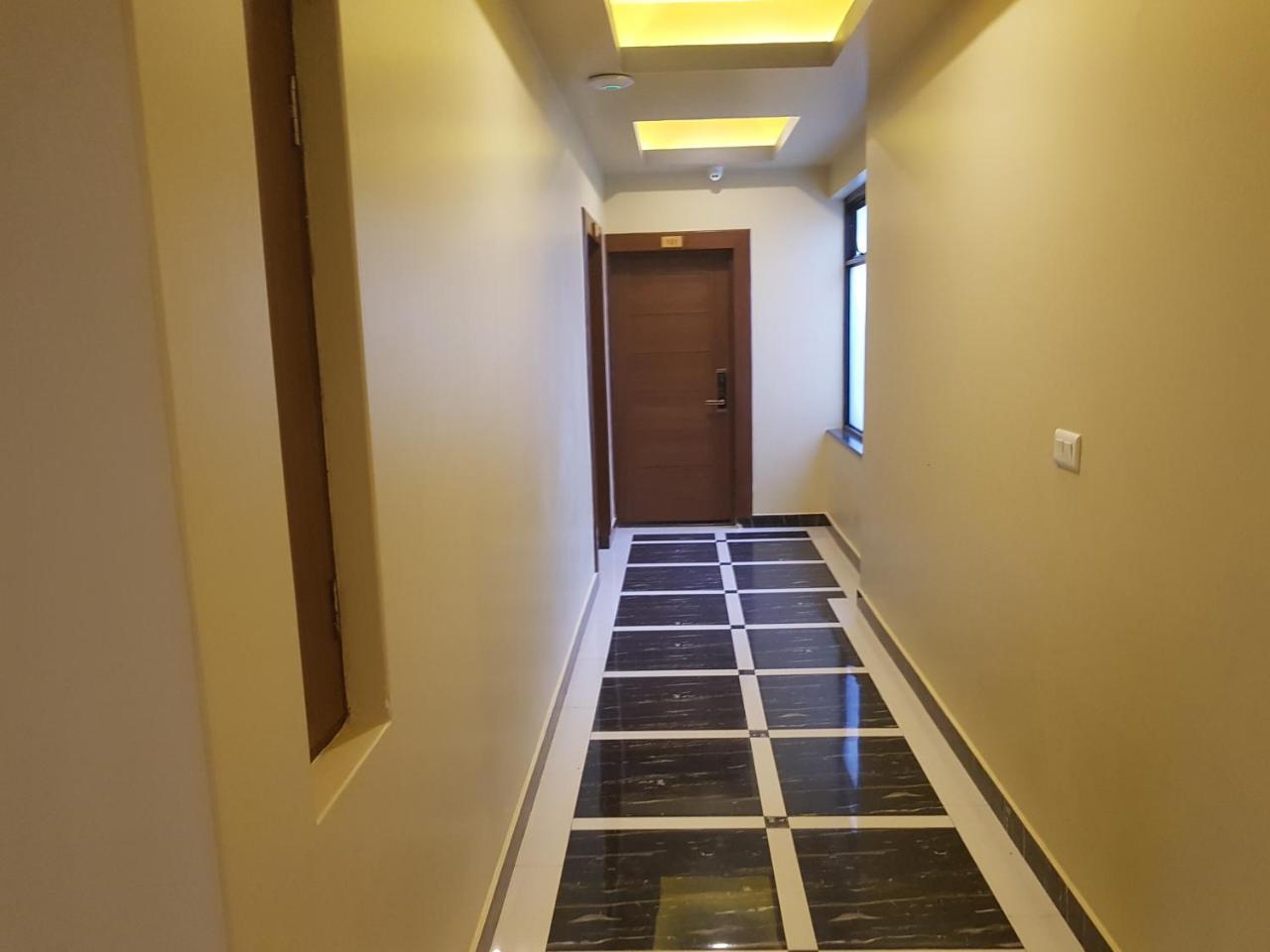 Om Gaura Hotel Pokhara Kültér fotó