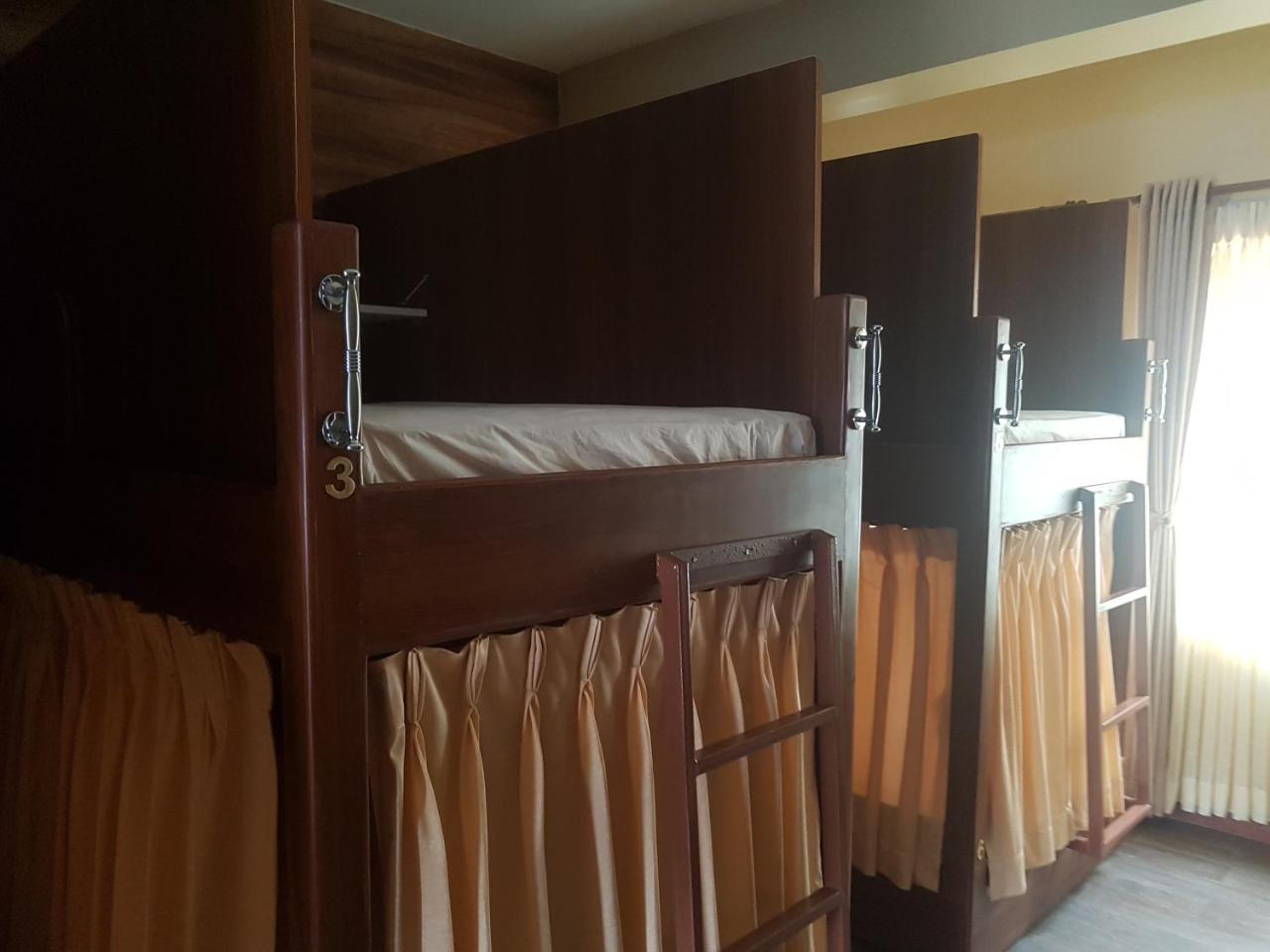 Om Gaura Hotel Pokhara Kültér fotó