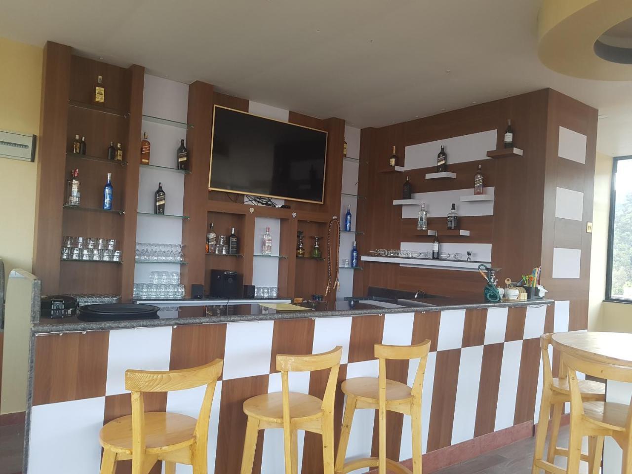 Om Gaura Hotel Pokhara Kültér fotó