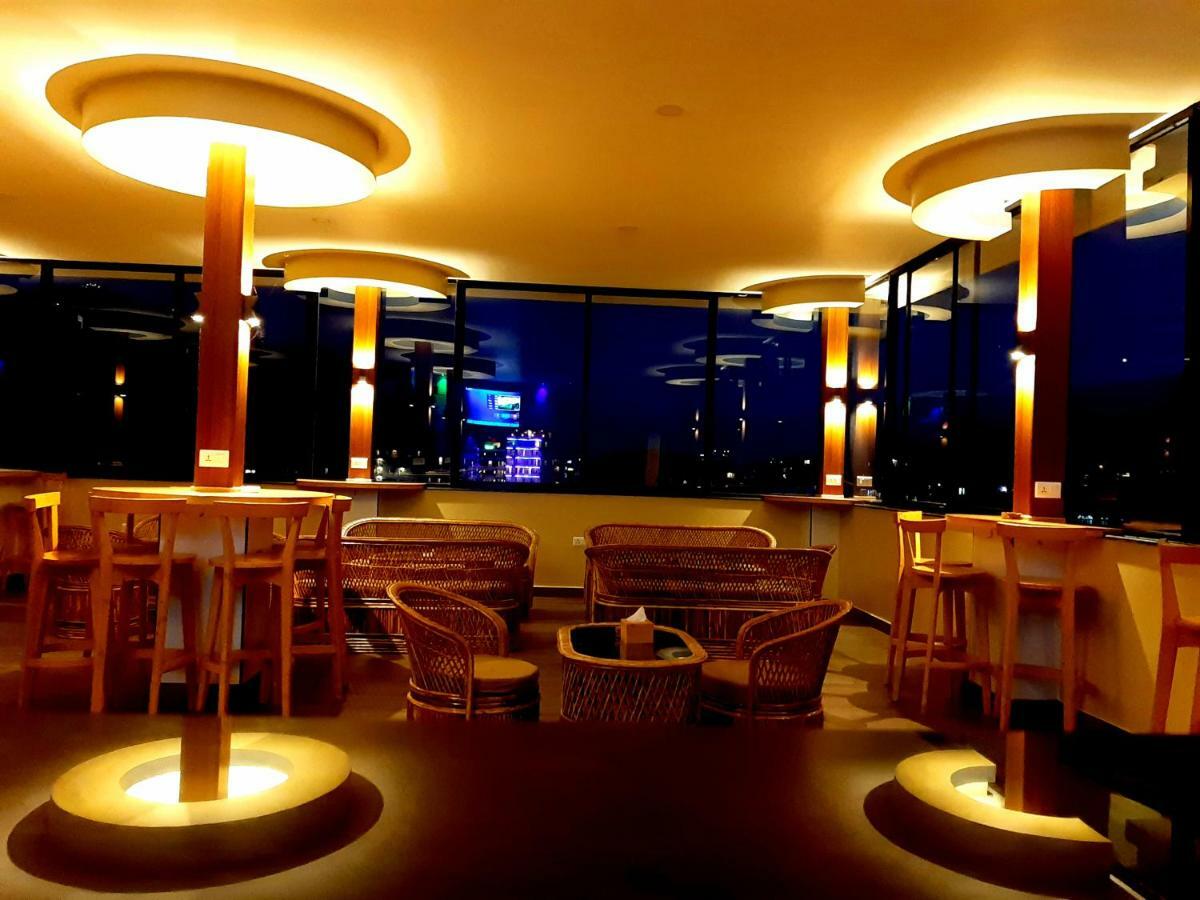 Om Gaura Hotel Pokhara Kültér fotó
