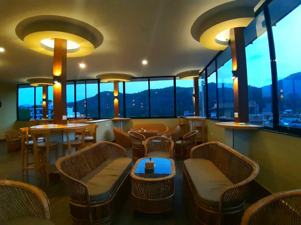 Om Gaura Hotel Pokhara Kültér fotó